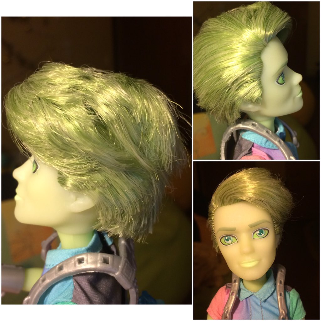 StrawMilk24's tweet photo. Наконец дошли руку зафиксить ему шевелюру😍☺️ #monsterhigh #portergeiss #doll https://t.co/WGHKP4utoI