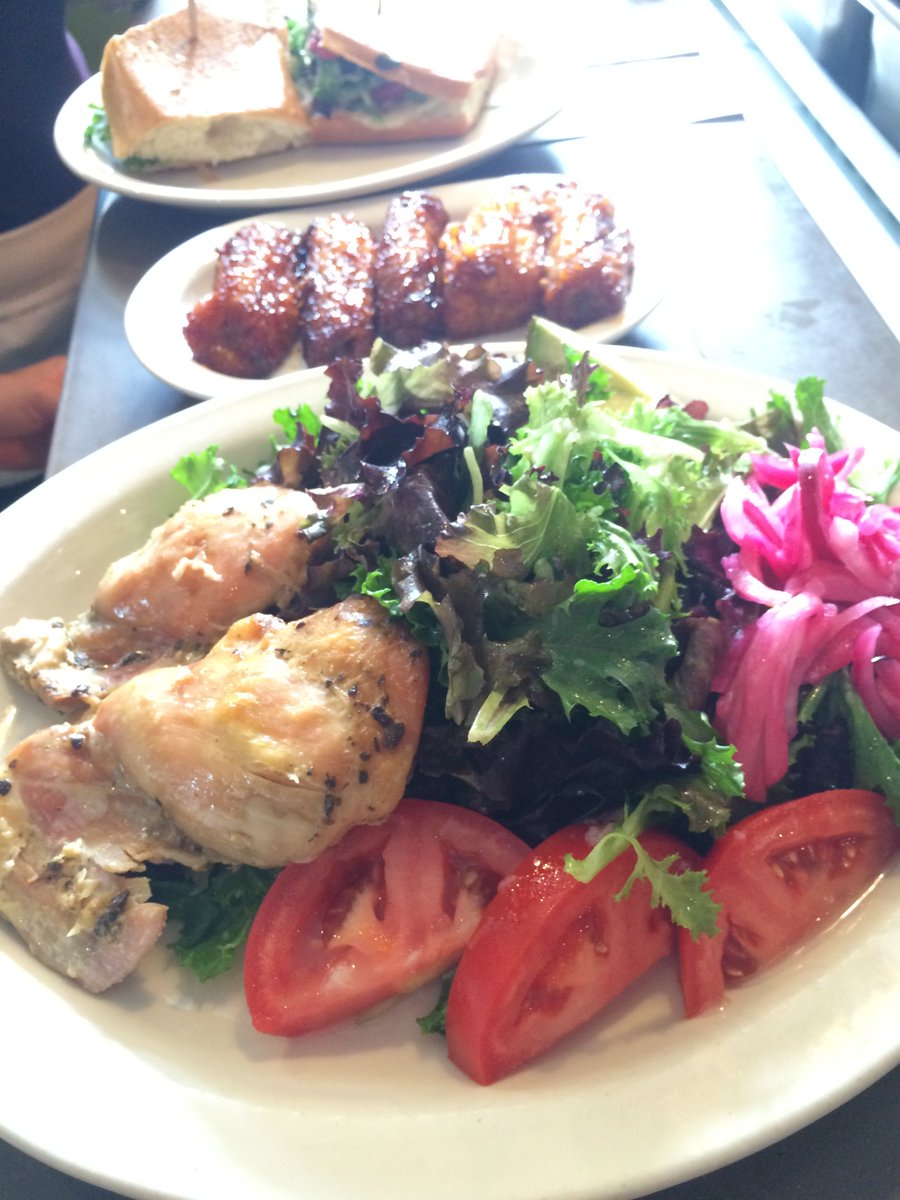 New Year's resolutions usually include treating your body better! How about fresh and healthy Ensalada con Pollo?