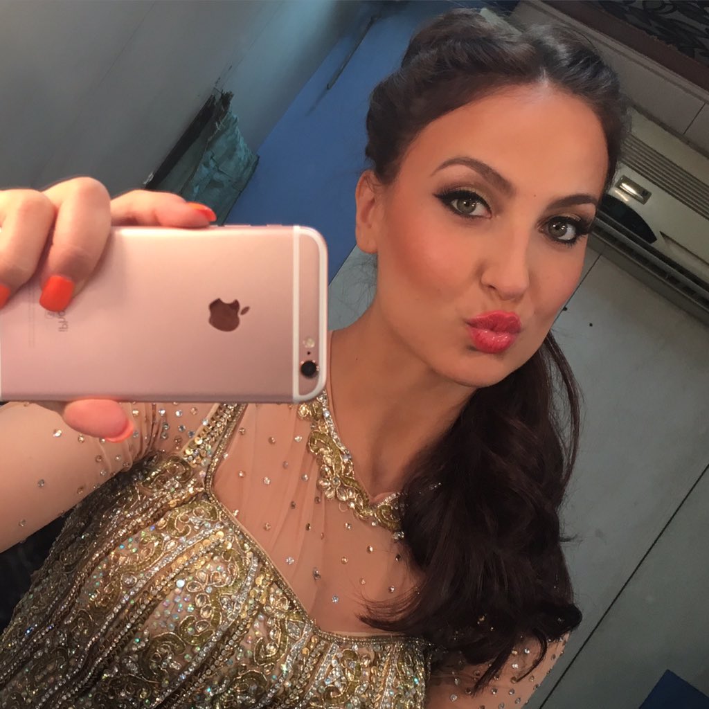 ElliAvrRam's tweet photo. N here we are💃🏻😘 waiting for my turn to perform weeeeee I'm excited &amp; nervous as usual! #safaimahotsav #woopwoop https://t.co/C5mR4gytXB