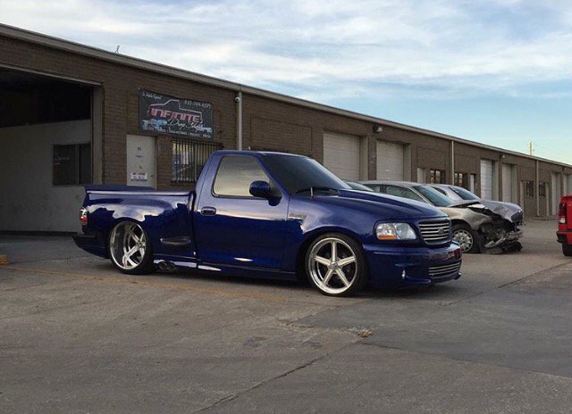 DesmadreRanch's tweet photo. 1SikLightning #RT #Fav https://t.co/X5zBthar1T