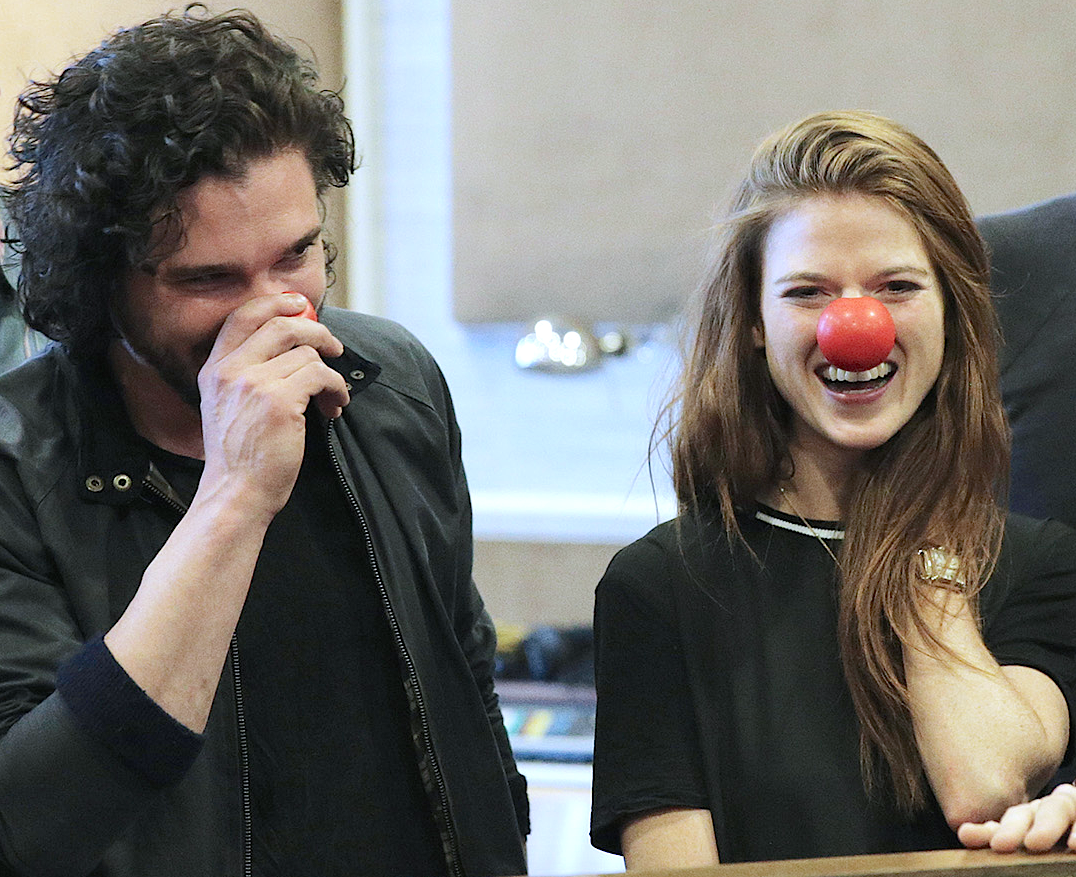 RLeslieSource's tweet photo. Picture of the week: Rose Leslie (and Kit Harington) for Red Nose Day USA, 2014 #RoseLeslie #KitHaringon https://t.co/wymxnwSGTi
