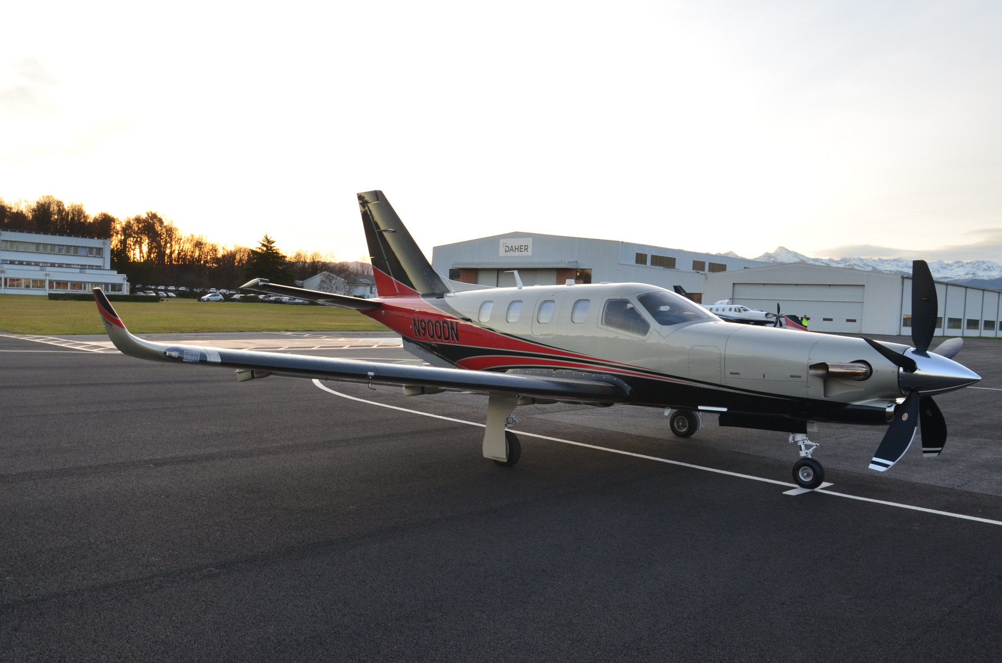 TBM 900