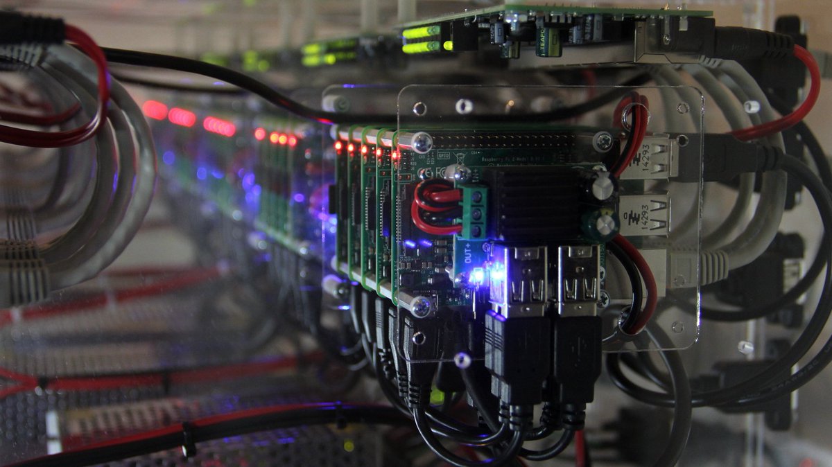 aallan's tweet image. Boards, chips, and drones from #CES2016, my big roundup of this year's CES for @MAKE, makezine.com/2016/01/11/boa…. #iot