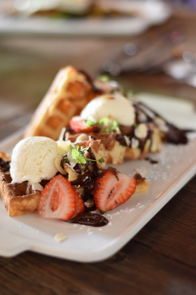 Foodieinheels tweet media