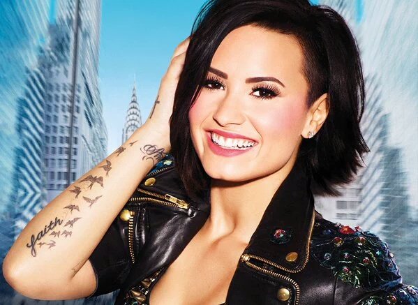 laucysfeels's tweet photo. eu quero um poster dessa foto, é tao perfeita #DemiBestFans2016 https://t.co/sHU49D3aI6