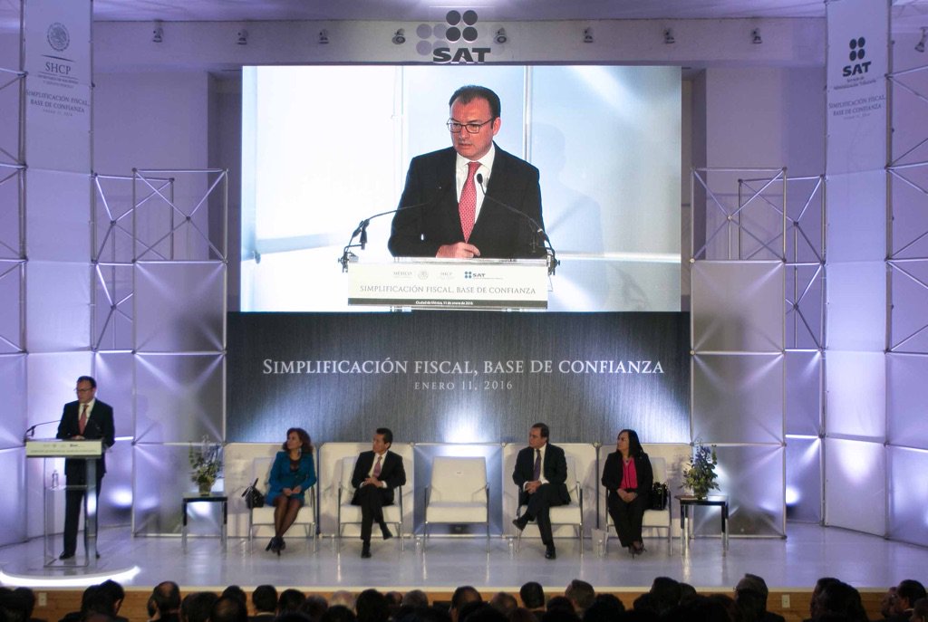 SHCP investiga bienes del Chapo - CYd3uPaUAAAsCtP