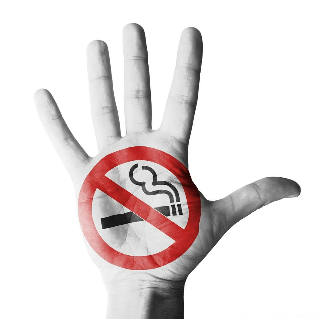 indiroelini12's tweet photo. İçme,  ikram etme! #indiroelini #nosmoking https://t.co/zAc9GV9u3P