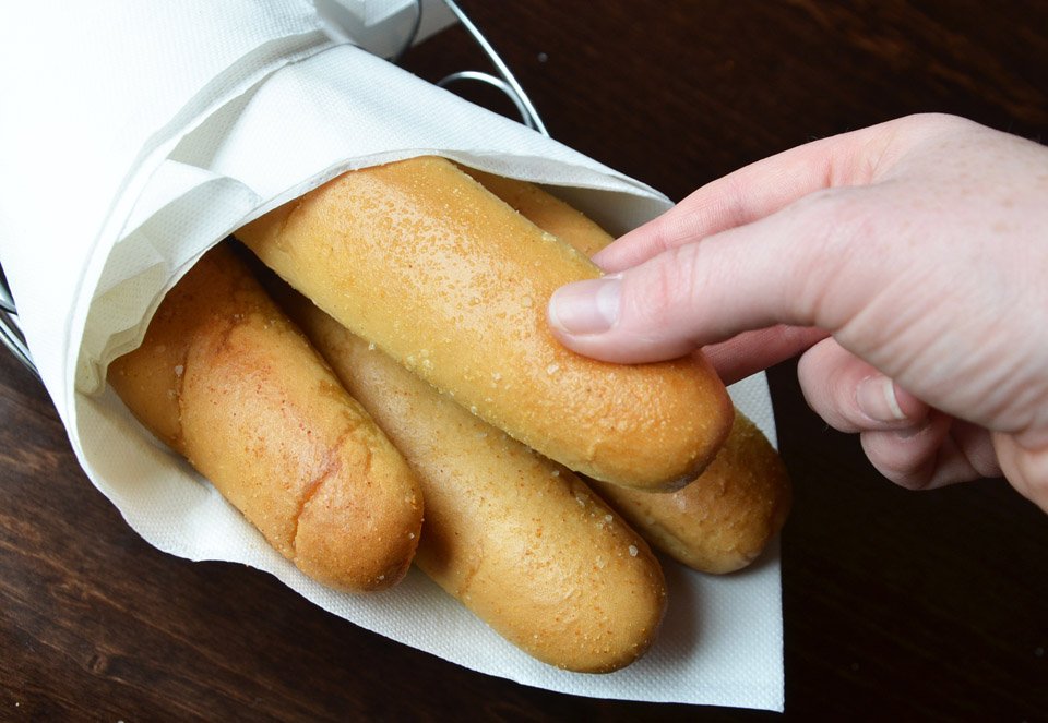 olivegarden's tweet photo. End zone, or endless breadsticks? https://t.co/HfL9YjWVxQ
