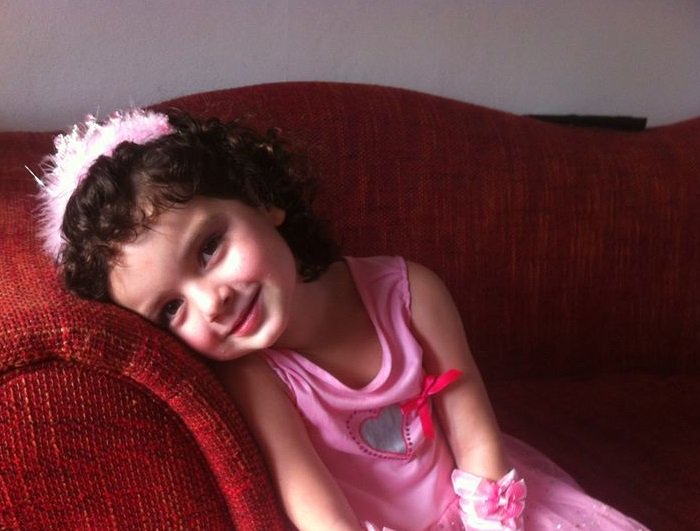 Fay-Linde (6) zoekt een opa en oma. Na een oproep stromen de aanmeldingen binnen: rtlnieuws.nl/nieuws/binnenl…