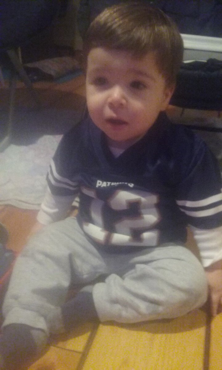 First_Place_Ac3's tweet photo. My little guy representing the best of all time. #MiniMe #BabyPatsFan #PatsNation #StriveForFive #Superbowl50 https://t.co/KFw2I76OoS