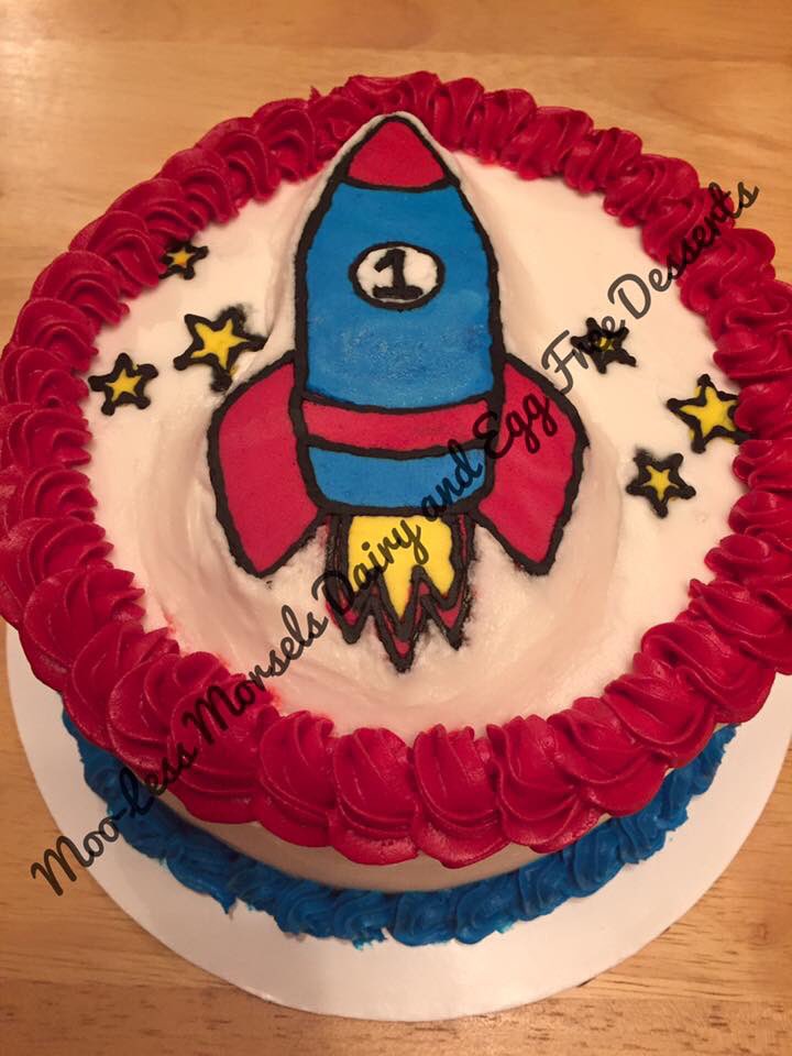 MoolessMorsels's tweet photo. Moo-Less Morsels Rocket ship cake #dairyandeggfree #moolessbakernl #dairyfreeisthewaytobe #mooless https://t.co/ifig0ZVjoP