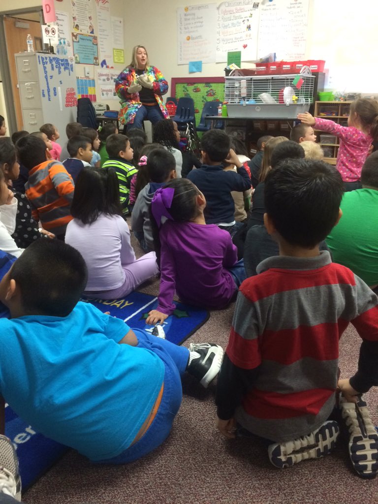 SucreClass's tweet photo. Design Challenge!! What an amazing way to start our second DC of the year. @MemorialPISD,#bobcatscan https://t.co/HHRSCiFjmn