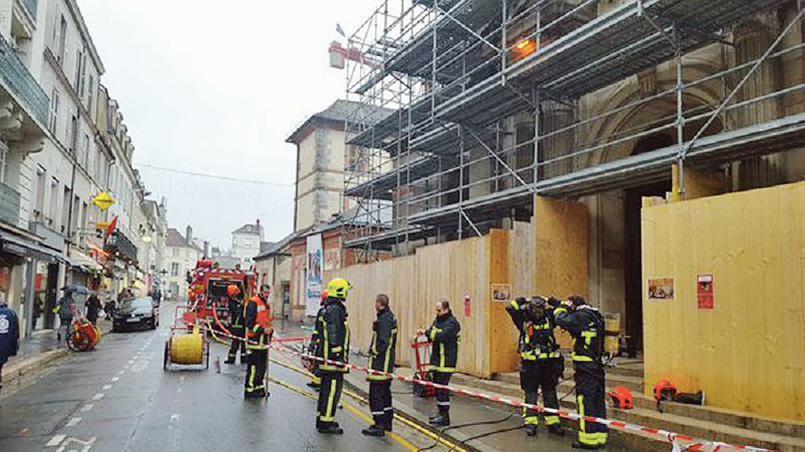 MvtConservateur's tweet photo. Retrouvez la tribune de @MadeJessey "Eglises incendiées :à quand des mesures fortes ?"> https://t.co/33gbI3GDqP https://t.co/ApVni9em7y