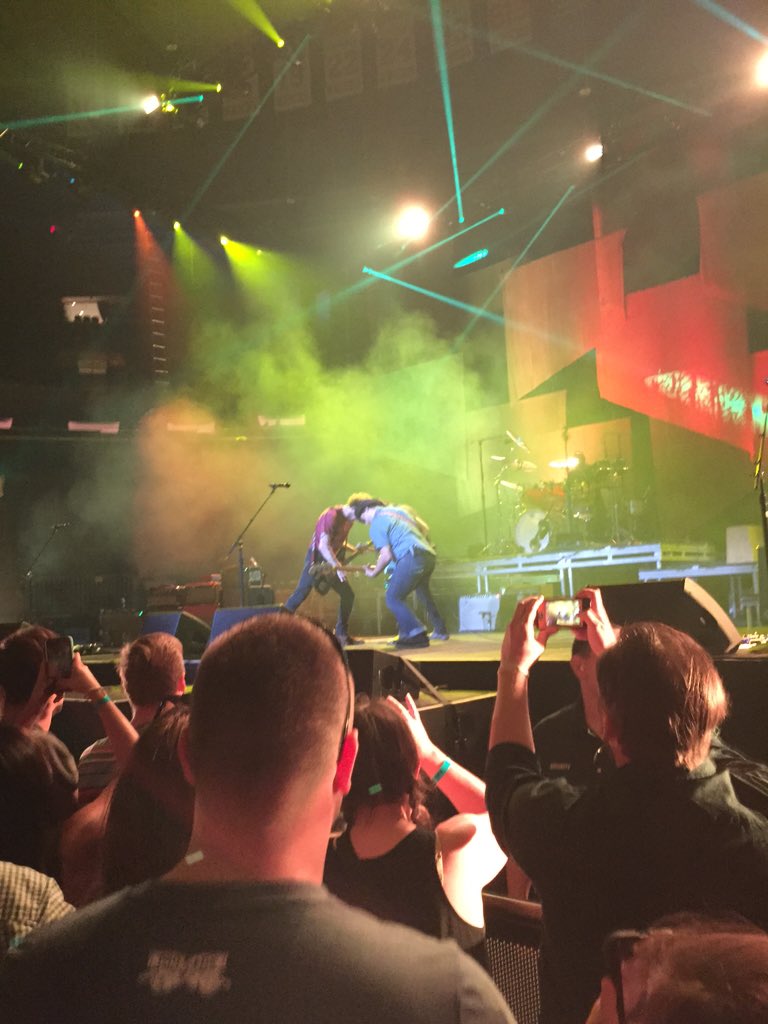 dberg62's tweet photo. MSG Dispatch hunger. Best concert ever #PatchPic https://t.co/w84mvcKf0S