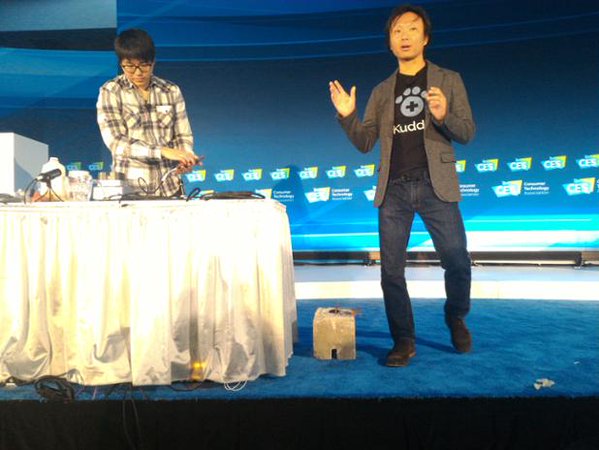 CounterStrik2_'s tweet photo. Thank you for the kind words & photo at #CES2016, @GadgetLast @FishandTsang! #mobileappsces https://t.co/zt57Vv1Gzy