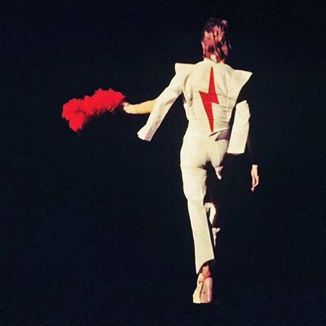 newyorkpixie's tweet image. ✨💫⭐️🌟⚡️ #Starman #RIPBowie 💔