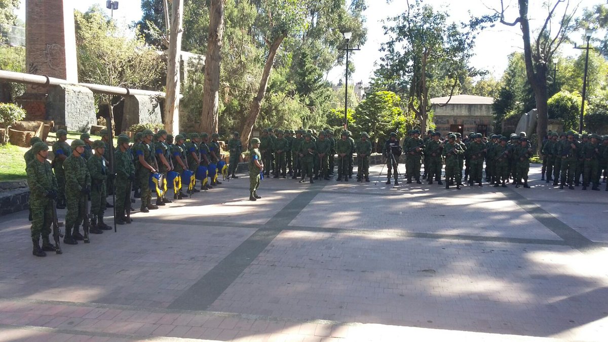 ContXDelante's tweet image. Ceremonia Cívica con personal de la SEDENA y autoridades de la delegación en la inauguración de Exposición Histórica