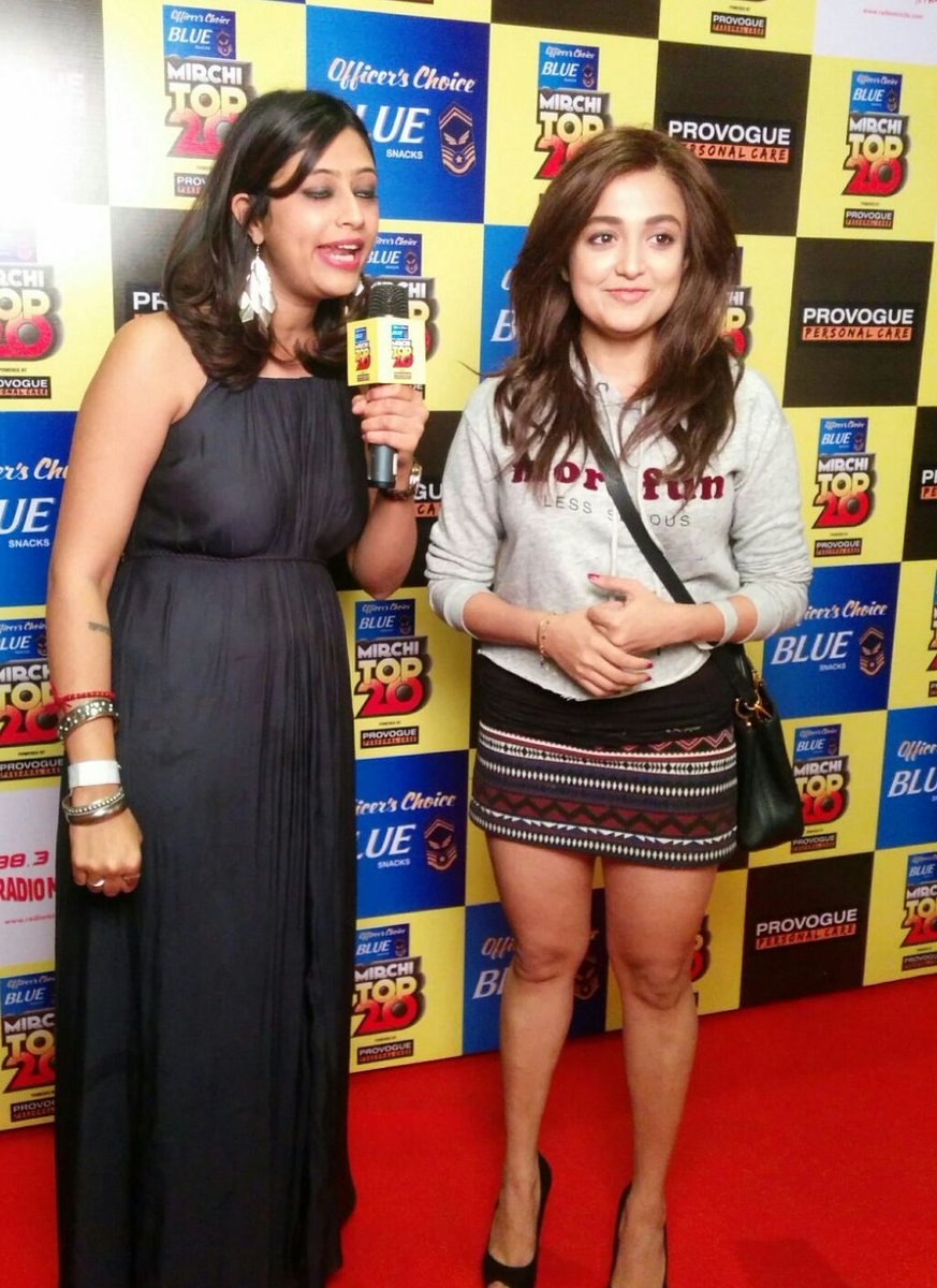 NetworkFilmy's tweet photo. The cute & gorgeous @monalithakur03 is here! #MT20Jubilee #OCBlue @Provogue_India https://t.co/JtN8sQOFJP