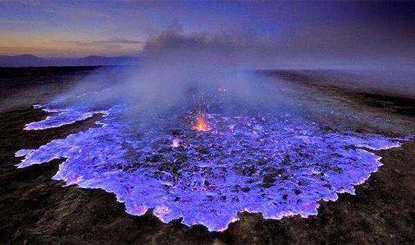 MuslimaQuiTweet's tweet photo. ﴾GLOIRE À ALLAH LE MEILLEUR DES CRÉATEURS﴿💙

[Sourate23 Verset14 ]💙✨ 

De La lave bleu, SubhanAllah 💙✨✨ https://t.co/6NcuUkv0It