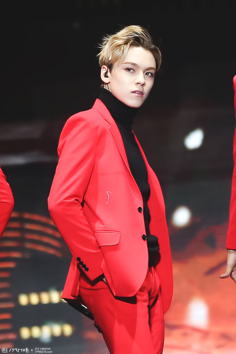 KPOP idols in RED Quiz - By yixingnuggets