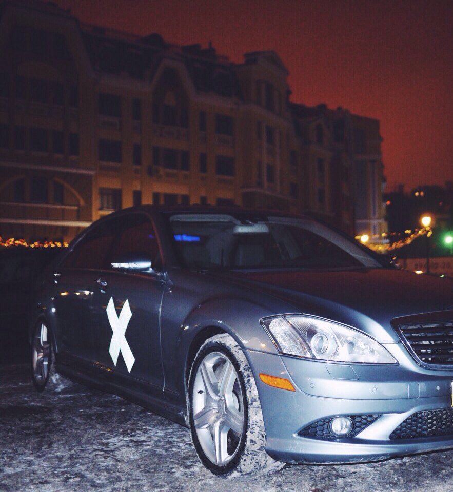 StanChup's tweet photo. Our reflective X sign for drivers #CabX https://t.co/Mq3yYk4X2l