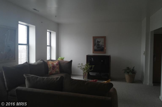 PoPville's tweet photo. GDoN “Take the elevator” edition
#realestate #truxtoncircle #noma #2bed1bath #under275k
https://t.co/jod6JJlboG https://t.co/Id4PZb3OyR