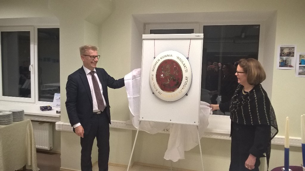 FinEmbTallinn's tweet photo. #Suomi avasi kunniakonsulaatin #Narva'ssa 70 vuoden tauon jälkeen #aukonsulaat #Eesti #Fortaco https://t.co/foFTYfqLbb