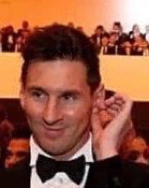 FootyHumour's tweet image. When your mate invites his girlfriend out with the boys for the first time...