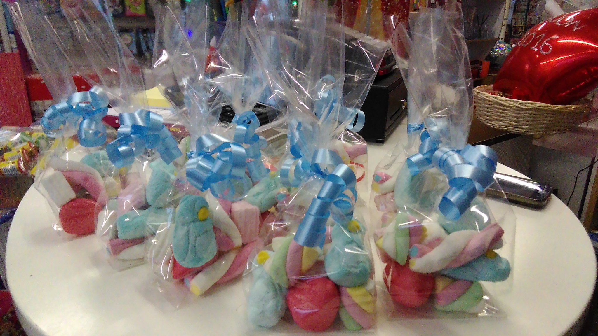 Come per Incanto on X: #regali #caramelle #dolci #compleanno #auguri da  noi simpatici sacchettini di caramelle colorati e personalizzati!   / X