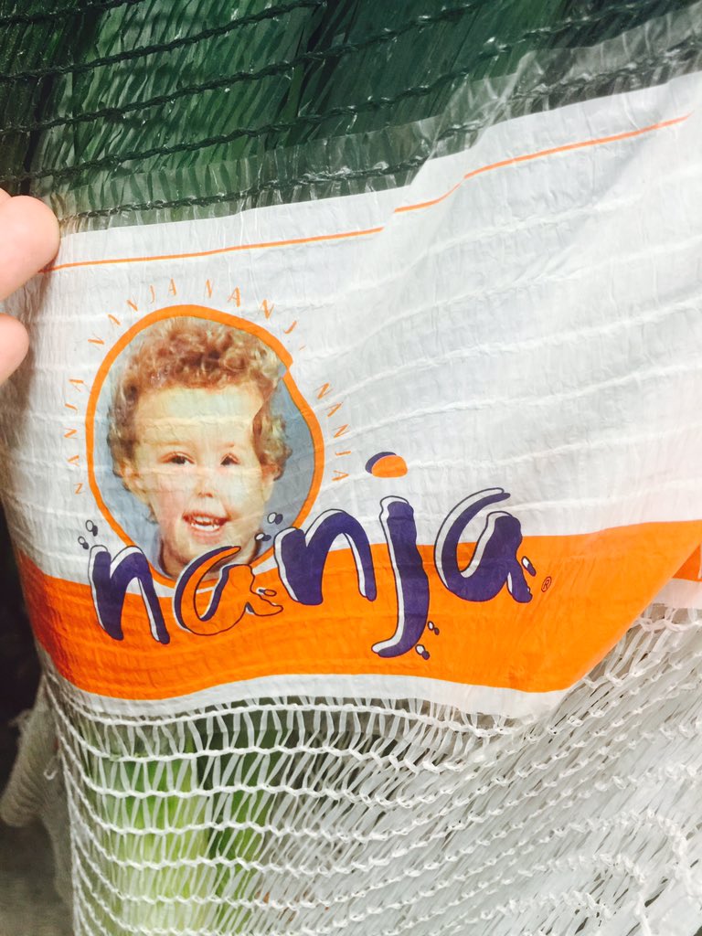 GothamChefs's tweet photo. What does this child have to do with a net of leeks @Delifreshltd #definitelyamurderer https://t.co/U0rYe5D0h1