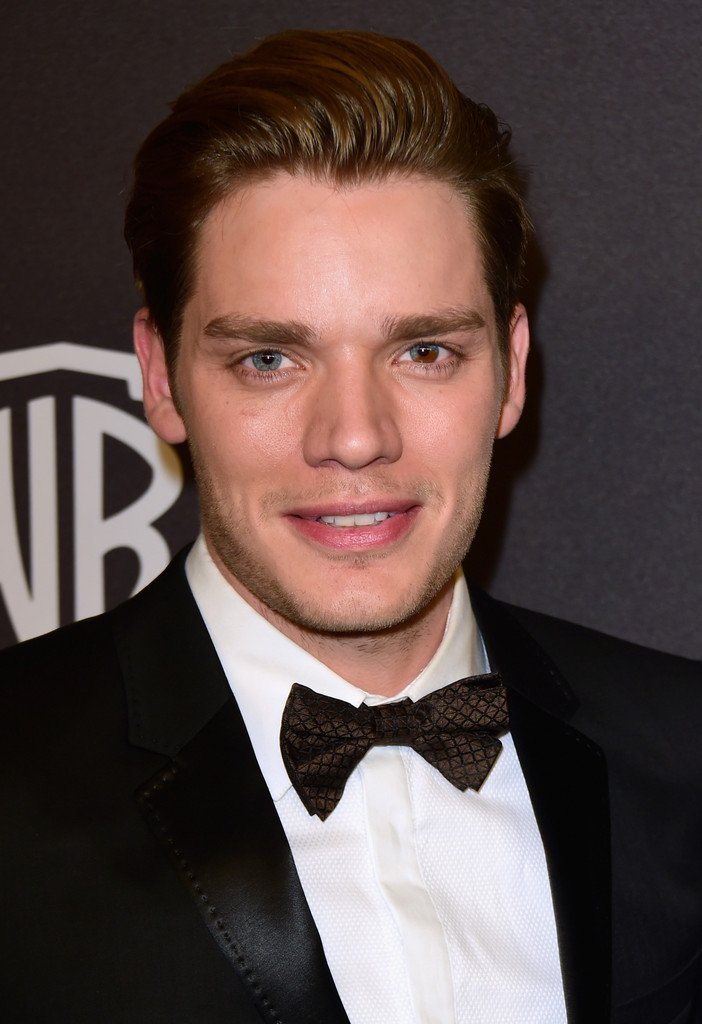 Shadow_Fans's tweet image. HQ PHOTOS: Dominic Sherwood attends Golden Globes Post-Party shadowhunterfans.blogspot.com/2016/01/hq-pho… #Shadowhunters