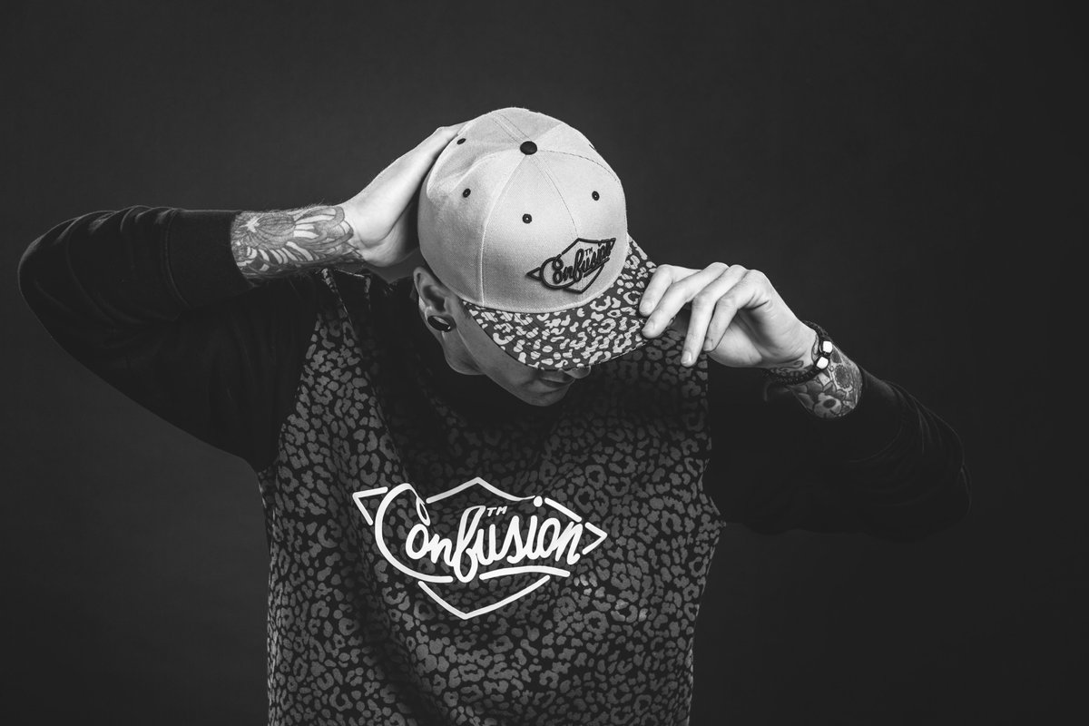 CNFWear's tweet photo. Nawel Crew Neck x Nawel Snapback by @cnf_wear #fallwinter15 #nawel #myway #streetwear https://t.co/m0g3wo2Nqe https://t.co/9V2XnXFSWU