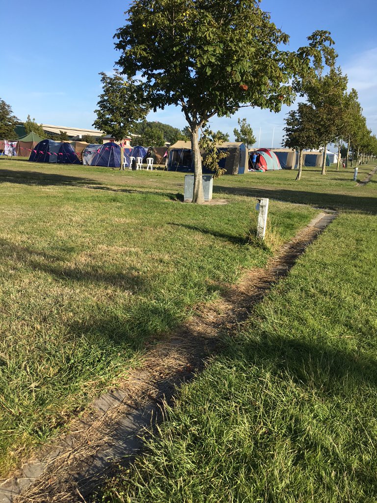lifeasanamateur's tweet photo. Soon this will no longer be tent city... #finalday #CBee16 #girlguidingnz #goodbye https://t.co/b5pQKk0OXH