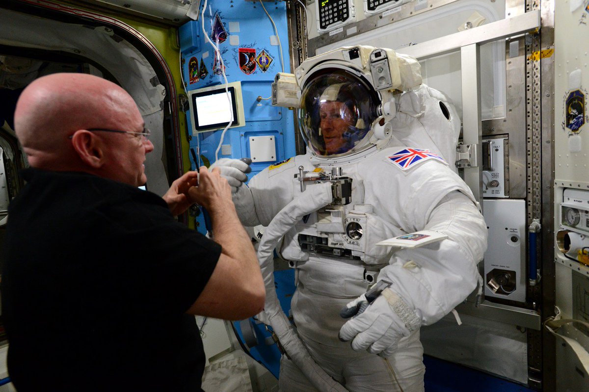 Tim Peake tweet media
