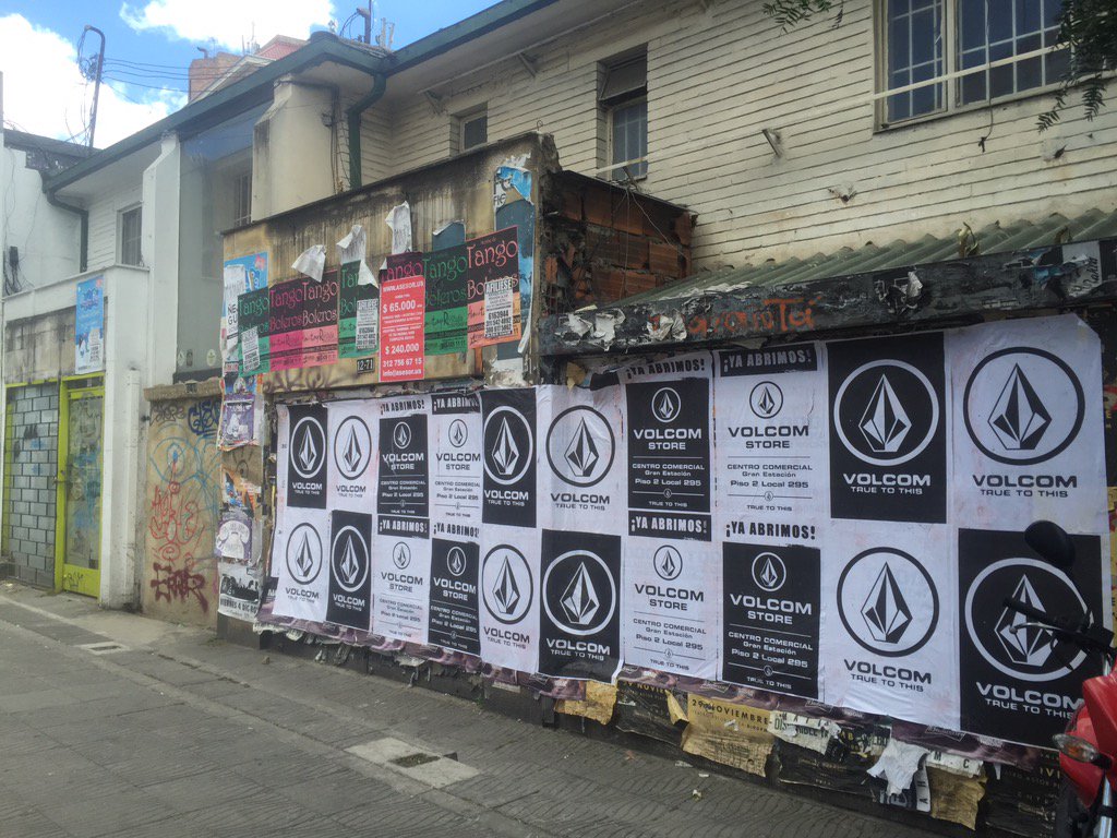 Señores <a href="/Volcomlatam/">Volcom Latinoamérica</a> magnífico que abran tienda en BOG. Sólo les pedimos que no ensucien toda la ciudad con afiches.