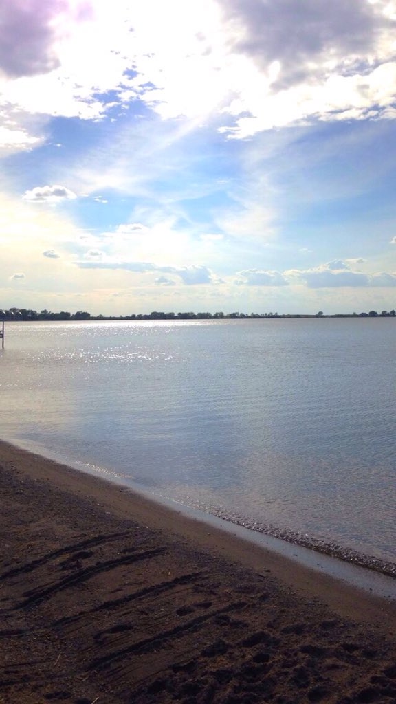 KiraTschetter's tweet image. Could use a day like this rn #laketherapy #summer