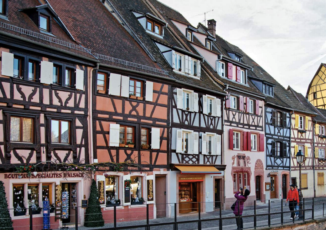 AlsaceWines's tweet photo. Colmar, Alsace, is one of the The @NewYorkTimes11 Top Places to Visit in 2016! https://t.co/eXtjF4p9KU #DrinkAlsace https://t.co/Ay1CRSqQaa