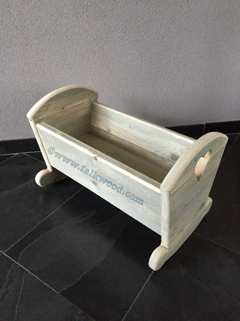 #steigerhout #poppenbed #falkwood  falkwood.com