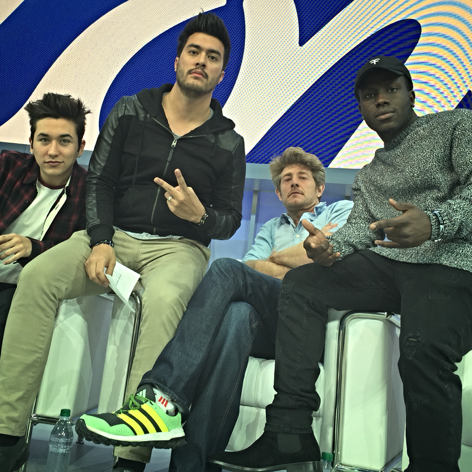 VincentMarcus's tweet photo. Posing for my new album cover with the squad after the #TalkWithFord at #FordNAIAS @Ford @NAIASDetroit #ad https://t.co/E0SSCUT7zH