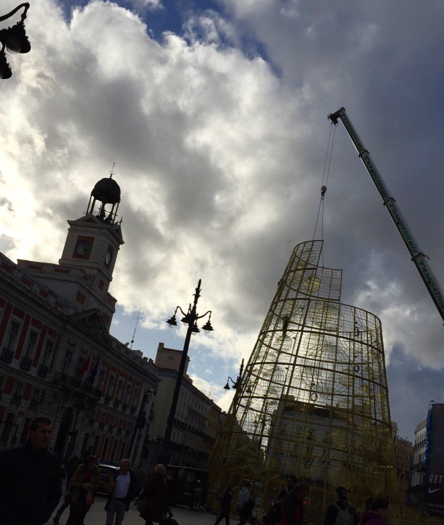 FauraFM_'s tweet photo. ¡Hasta el año que viene! 👋😢🎄 #MadridSol https://t.co/cUWrRVTpYQ