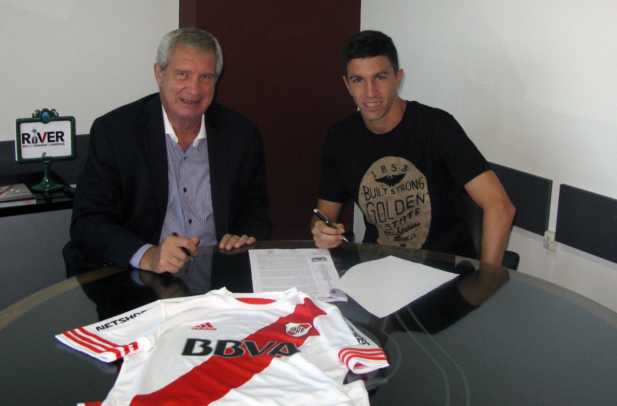 Ignacio Fernández firmó su contrato con River por cuatro años y medio