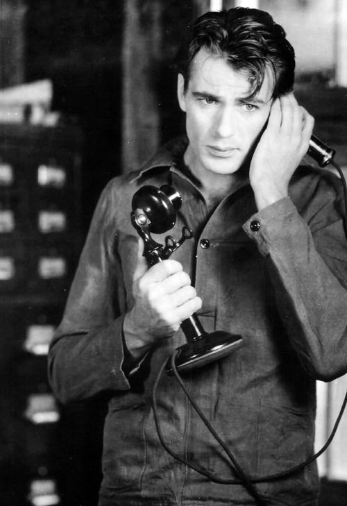 FussyFilm's tweet photo. If you haven't seen #GaryCooper 's silents/early talkies you are missing out. #Tcmparty #capitolfest #shopwornangel https://t.co/penbwuAuWk