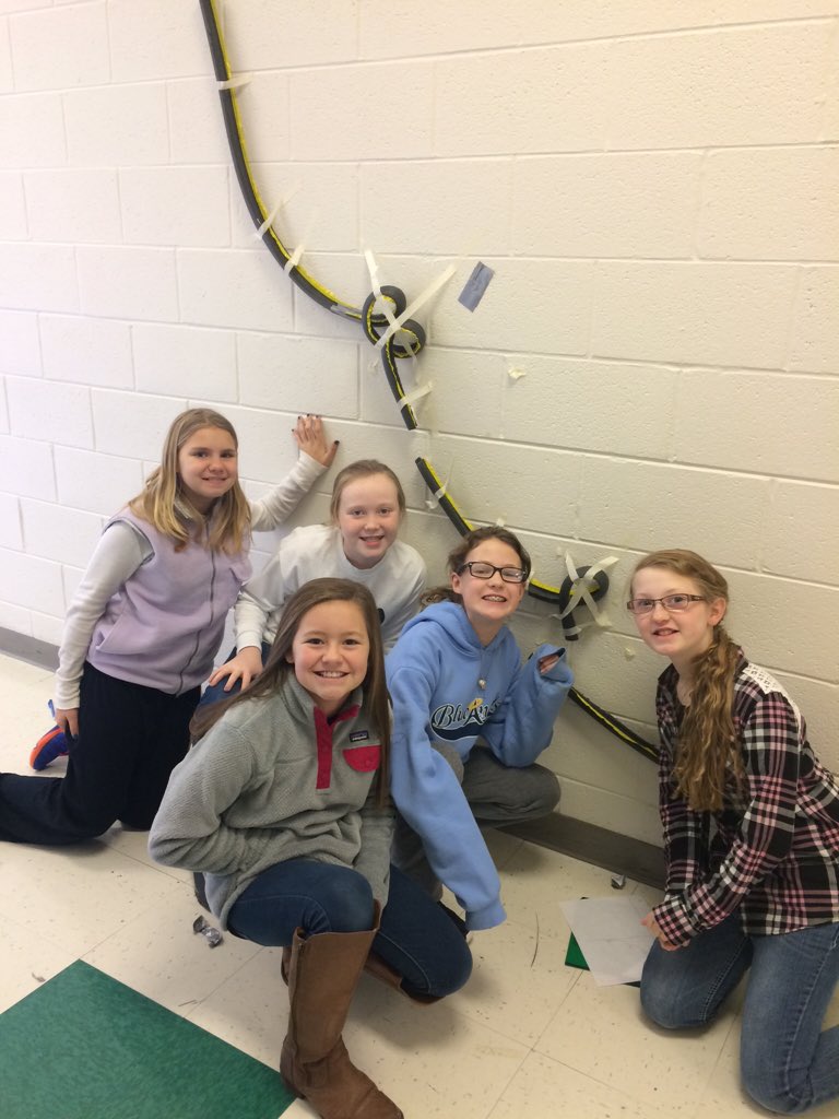 aprildailey9599's tweet image. #funwithphysics @TweetDCS_LES
