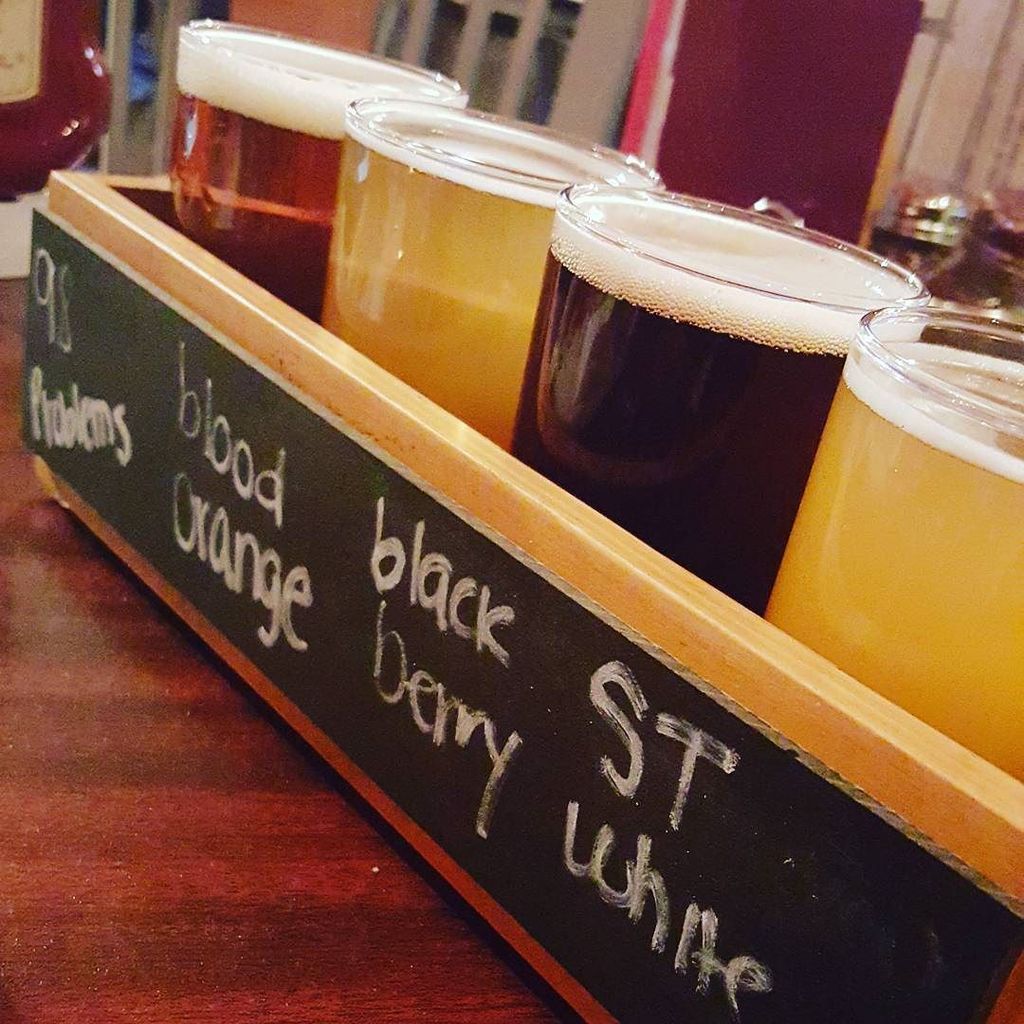 TheCaringTimes_'s tweet image. First day and already drinking #beertasting #brewed #98problems #bloodorangehoney #blackberryale #shocktop #austinb…