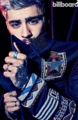 LianPeiiin's tweet photo. sigan a esta cuenta te mantendrá informado sobre Zayn Malik @WorldZquad  #HappyBirthdayZayn https://t.co/EuLXfPtwgY