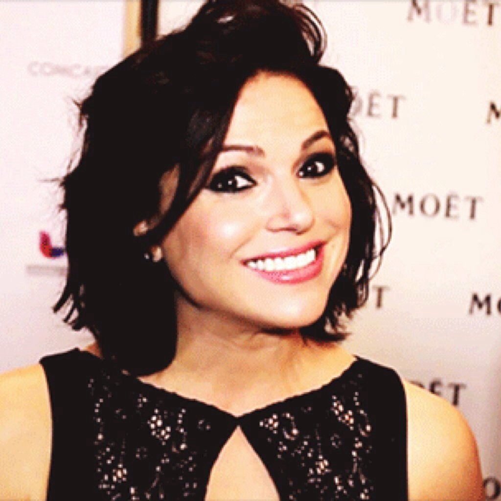 Ouat4evea's tweet photo. RT for Lana 
FAV for Jennifer https://t.co/HmcoFmUUOo