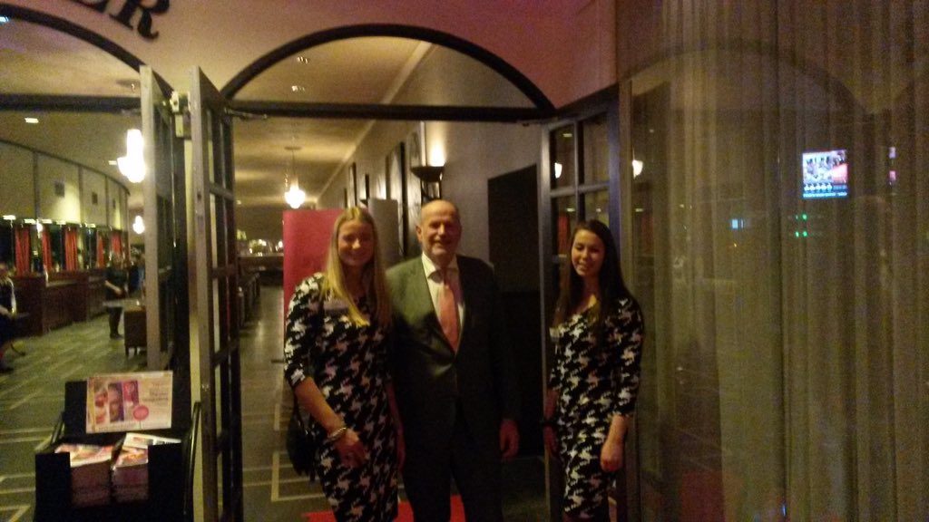 Johncvte's tweet photo. Trots op @VirginieKlunder en de studenten van versnelde opleiding man-ass die #RodeLoper2015 faciliteren. https://t.co/t81ku6NnGY