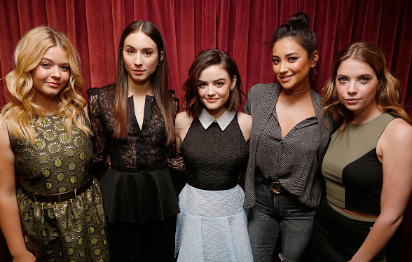 AisforAnswers_'s tweet photo. GUYS, HELP TRENDING #PLLISBACKTOMORROW @pllfinale @_ABCFpll @PLLbigA @PLLTVSeries @PLLBRcom @PLLBrasil https://t.co/C3ESIXZkti
