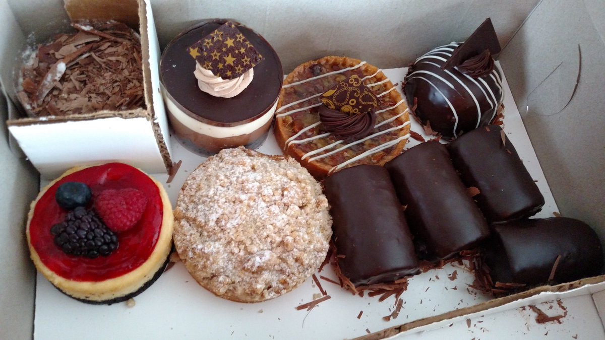 DevinRussell73's tweet image. When you're trying to lose weight but @RODY74ONU dad is a pastry chef #ModerationisKey #HogLUV