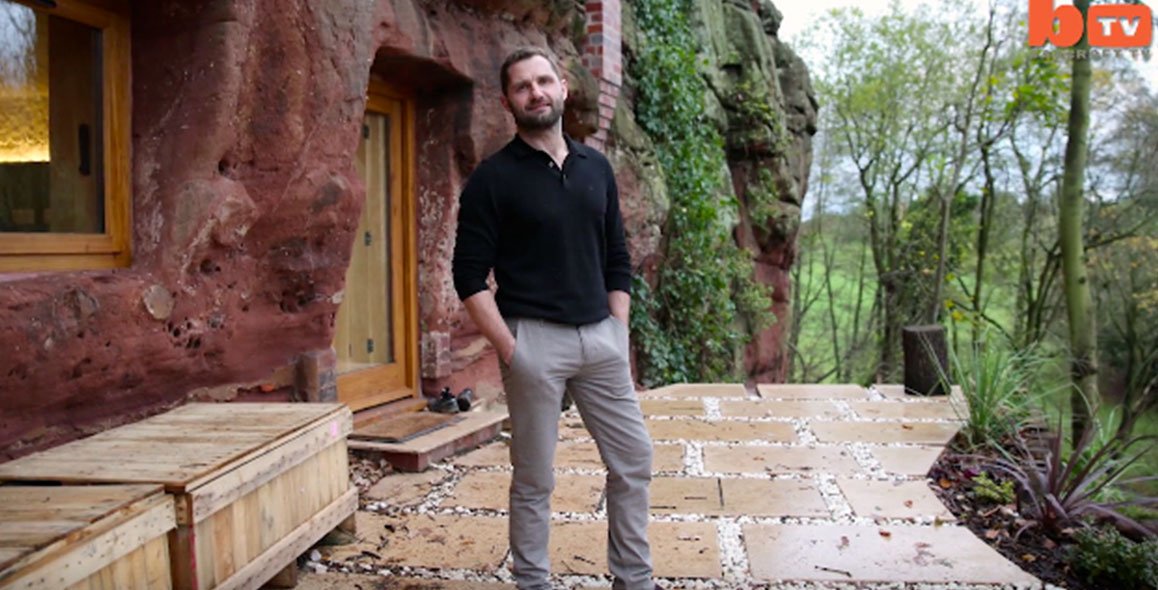 Check out this incredible #house built into the side of a 700 year-old #cave! ow.ly/WUEyx